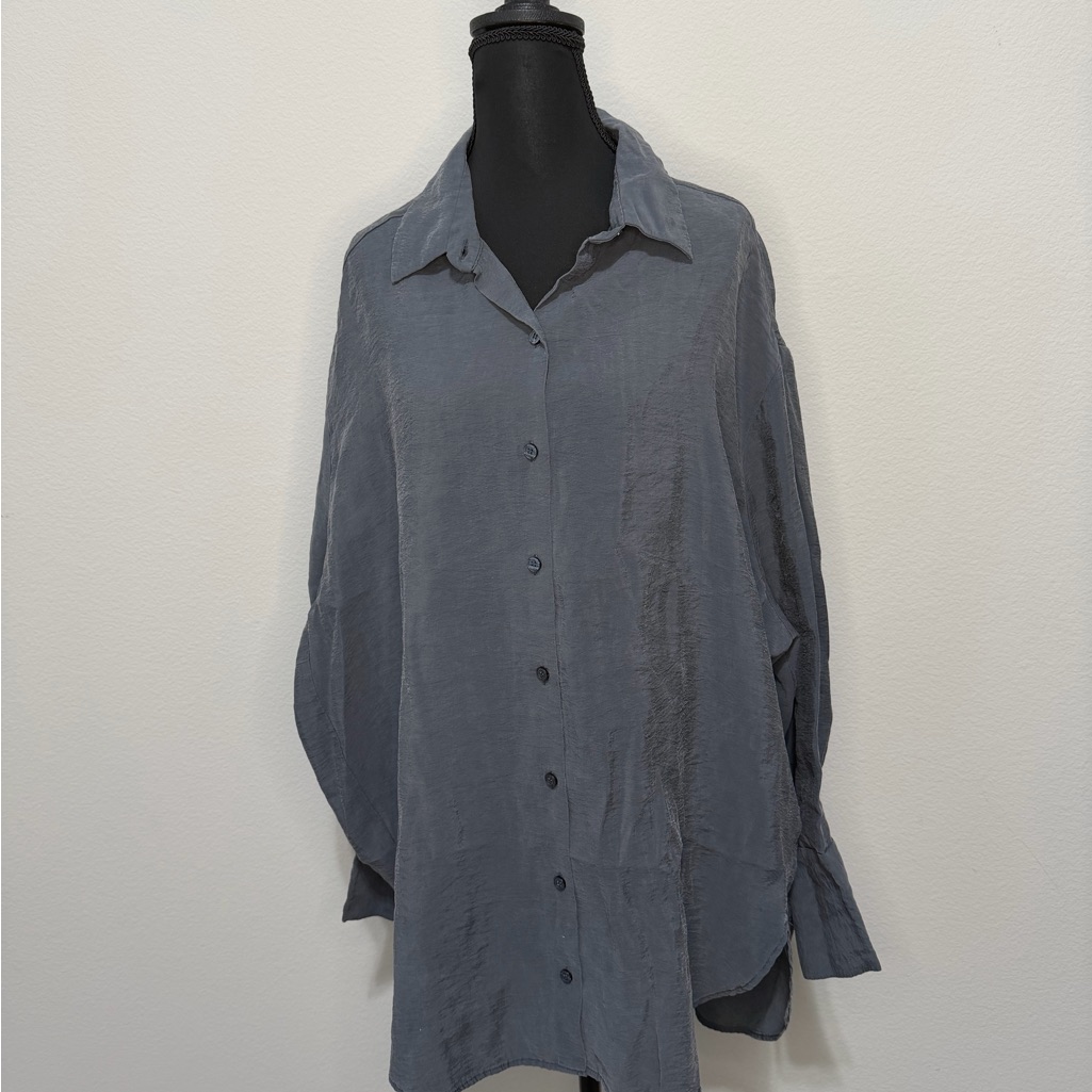 Zara Women's Charcoal Button-Down Shirt